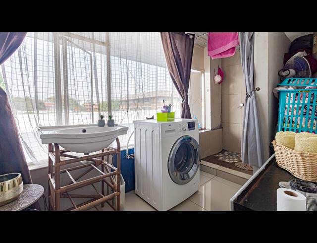 1 BEDROOM APARTMENT FOR SALE IN ALBERTON NORTH